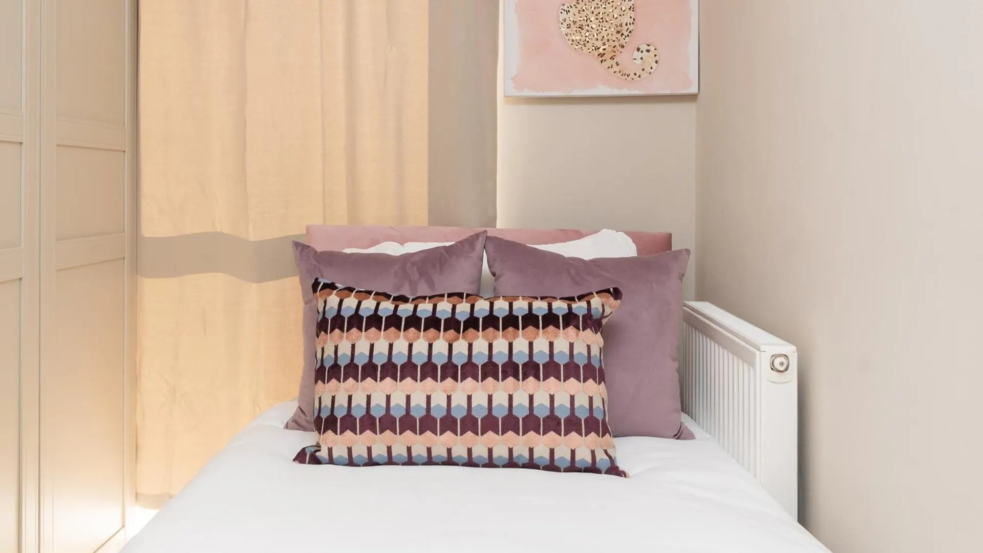 Pure Ashton By Artsy Villa Bristol